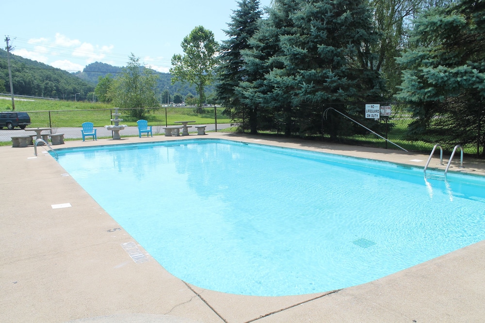 Americourt Hotel - photo 36