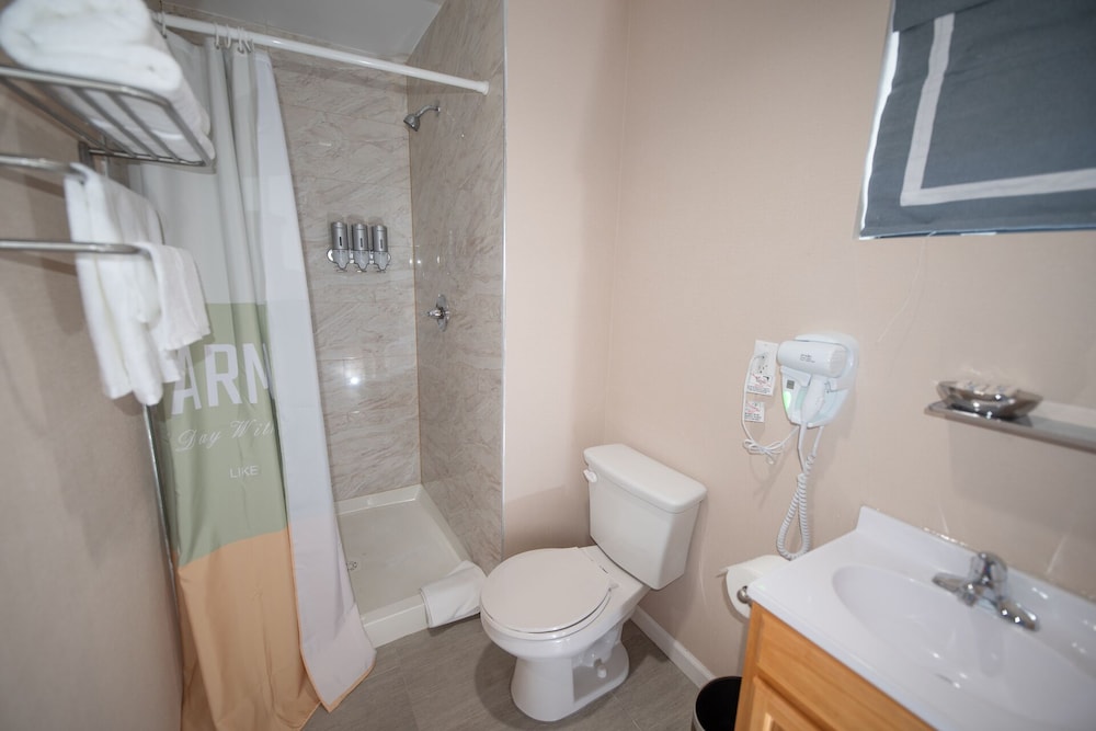 Flushing Garden Hotel - photo 15