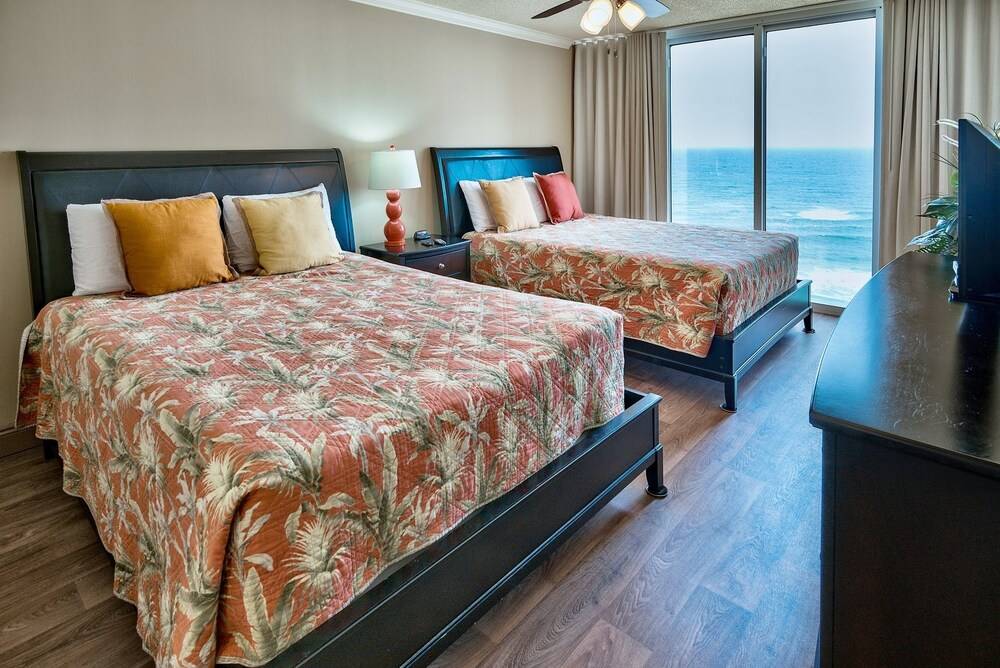 Long Beach 1 1104 663661 by RedAwning - photo 5