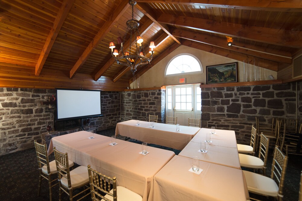 Logan Inn - photo 24