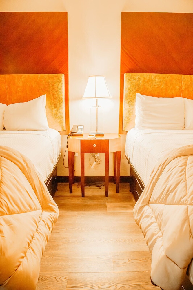 Country Garden & Suites - photo 18