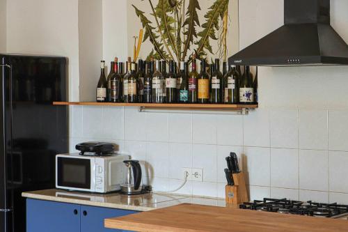 Charming 2BR Near Rooms Hotel By Wehost