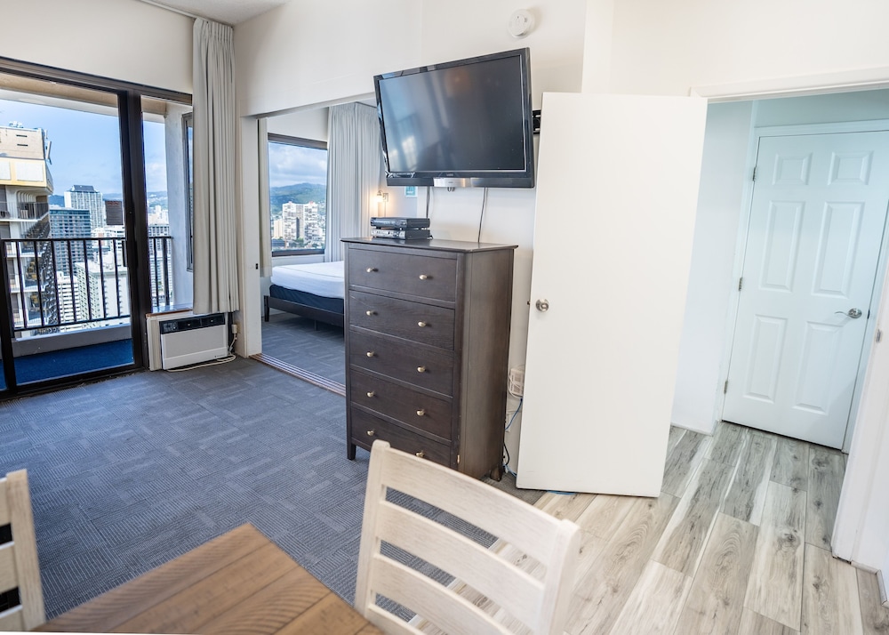 Waikiki Banyan Condo Located One Block From Waikiki Beach by Koko Resort Vacation Rentals - photo 37