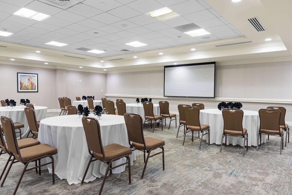 Hilton Garden Inn Wallingford Meriden - photo 33