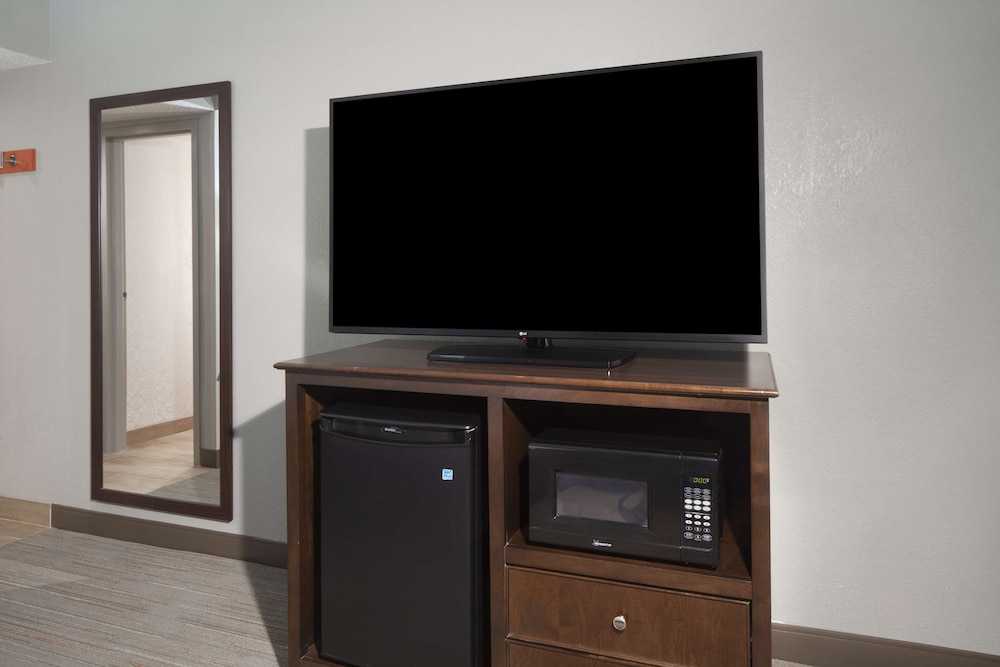 Hampton Inn Evansville - photo 7