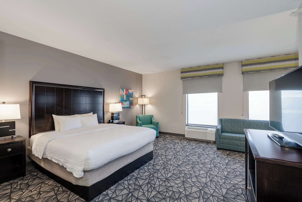 Hampton Inn Bloomington West - photo 12