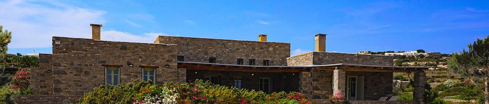 Luxury Breathtaking Villa in Paros — 4-Star Luxury Hotel in Paros, Greece