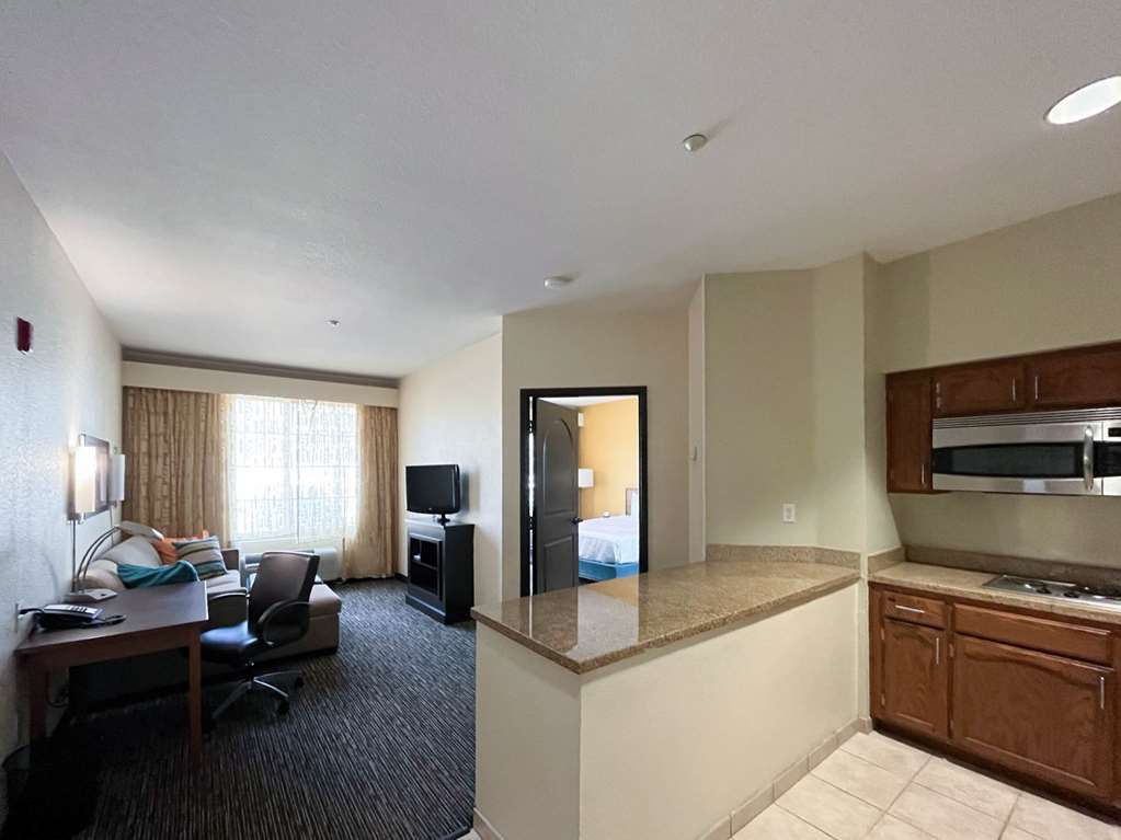 Carlsbad Suites - photo 8