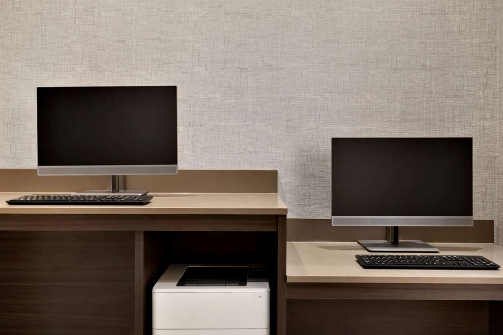 La Quinta Inn & Suites by Wyndham Orlando IDrive Theme Parks - photo 32