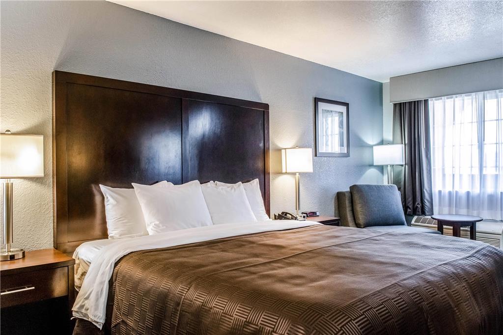 Clarion Hotel By Humboldt Bay - photo 11