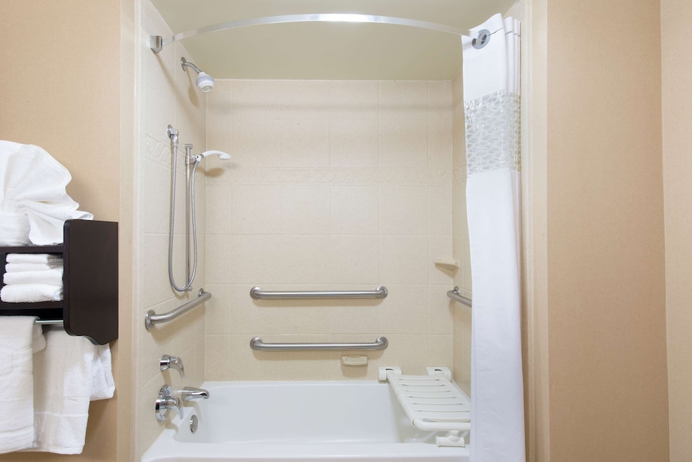 Hampton Inn Suites Scottsboro - photo 33