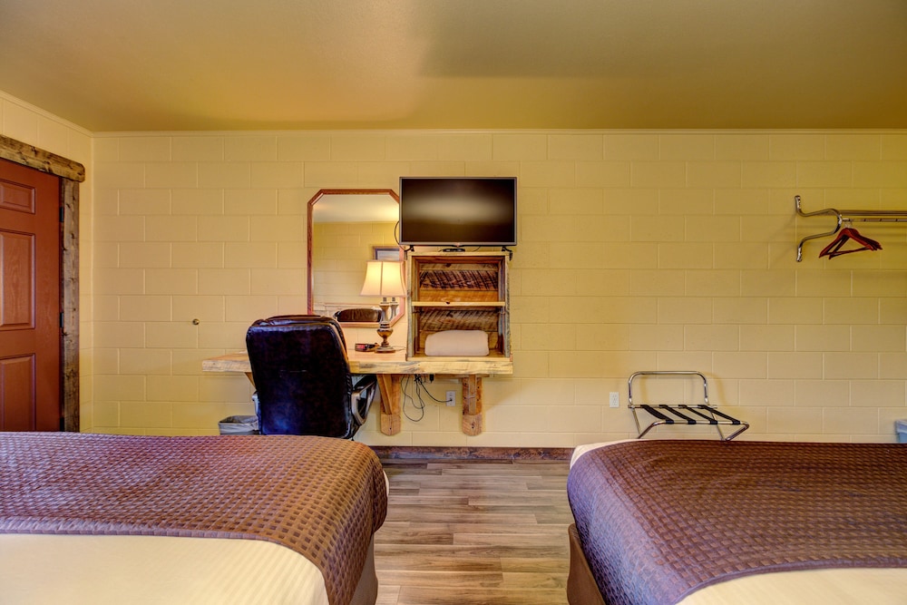Holiday Motel and RV Park - photo 8
