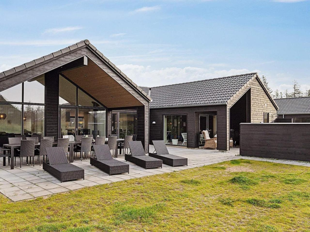 Luxury Retreat with Pool By Traum Ferienwohnungen — 4-Star Luxury Hotel in None, Denmark