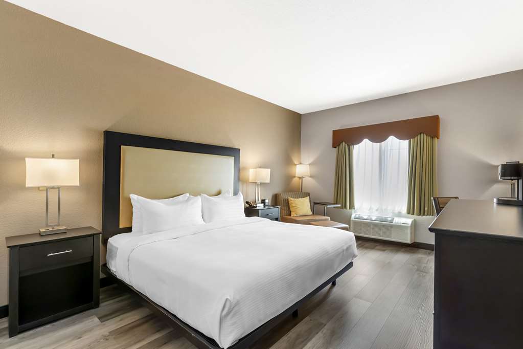 Best Western Plus Des Moines West Inn & Suites - photo 15