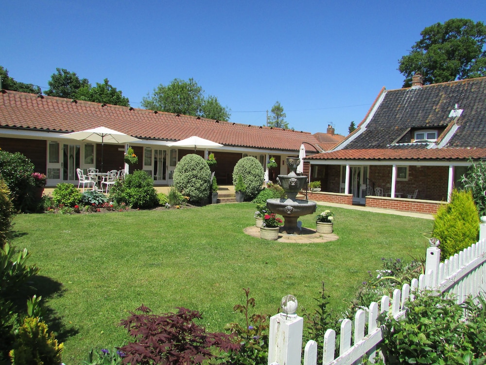 Decoy Barn in Great Yarmouth, United Kingdom
