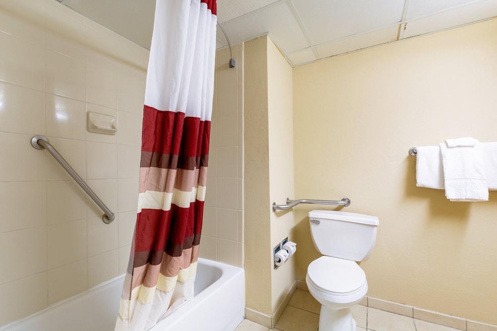 Red Roof Inn Vincennes - photo 13