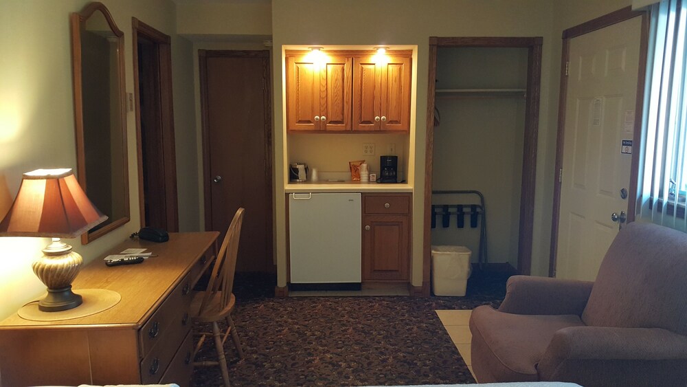 Snug Harbor Inn - photo 85