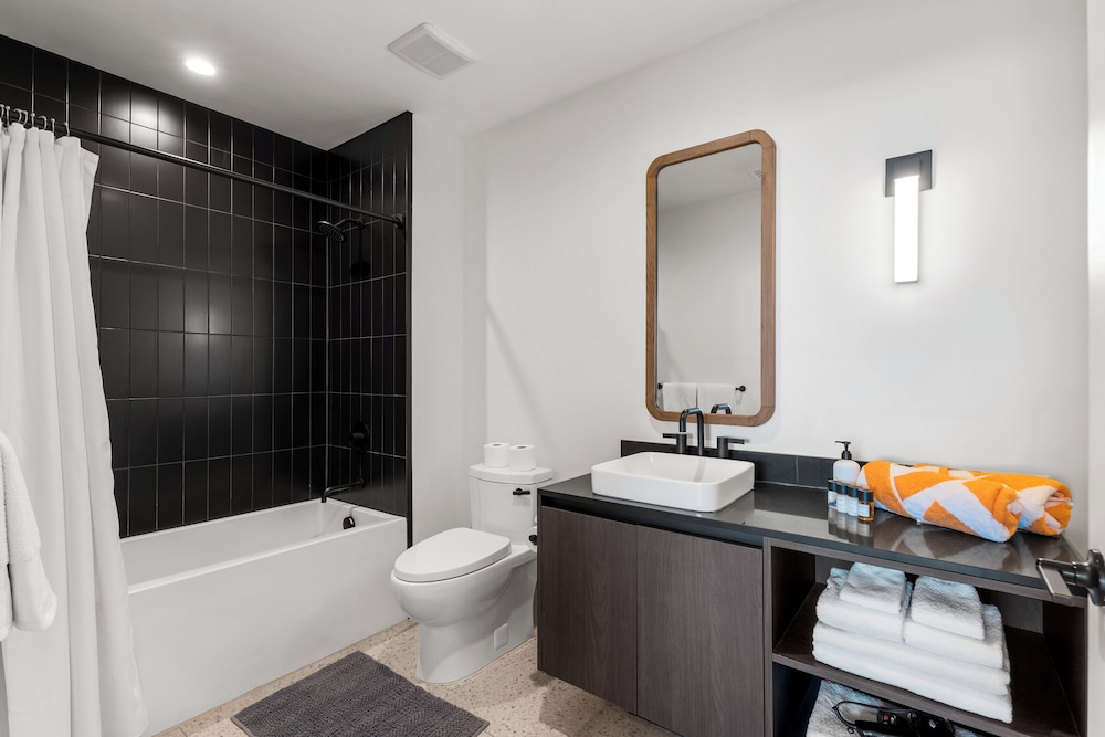 Austin Condo Hotel - photo 792