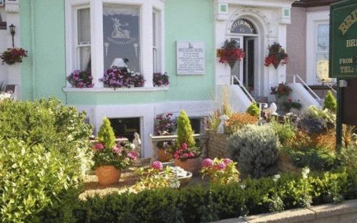 Britannia Guest House — 4-Star Luxury Hotel in Llandudno, United Kingdom