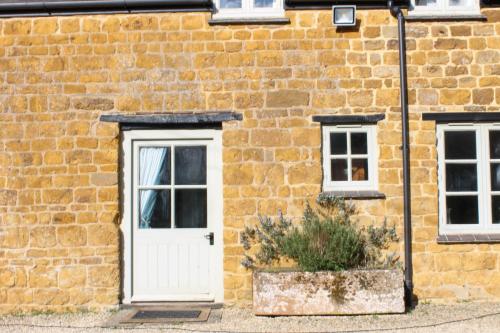 Charming Cotswold stone cottage in the Oxfordshire countryside — 4-Star Luxury Hotel in Banbury, United Kingdom