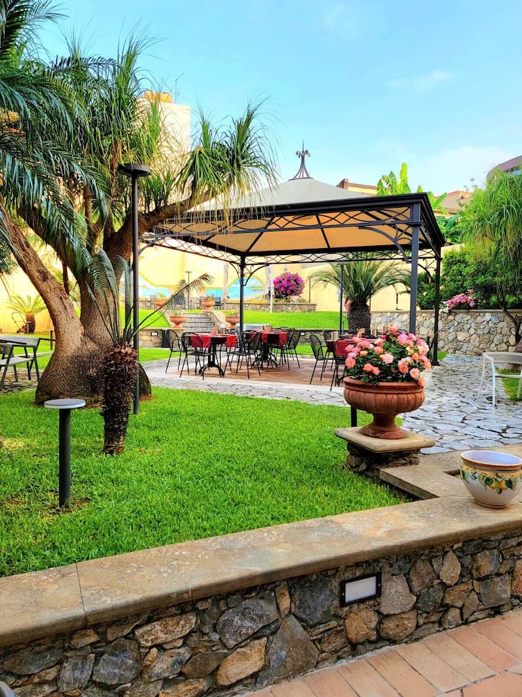 Garibaldi - carbon neutral hotel in Milazzo