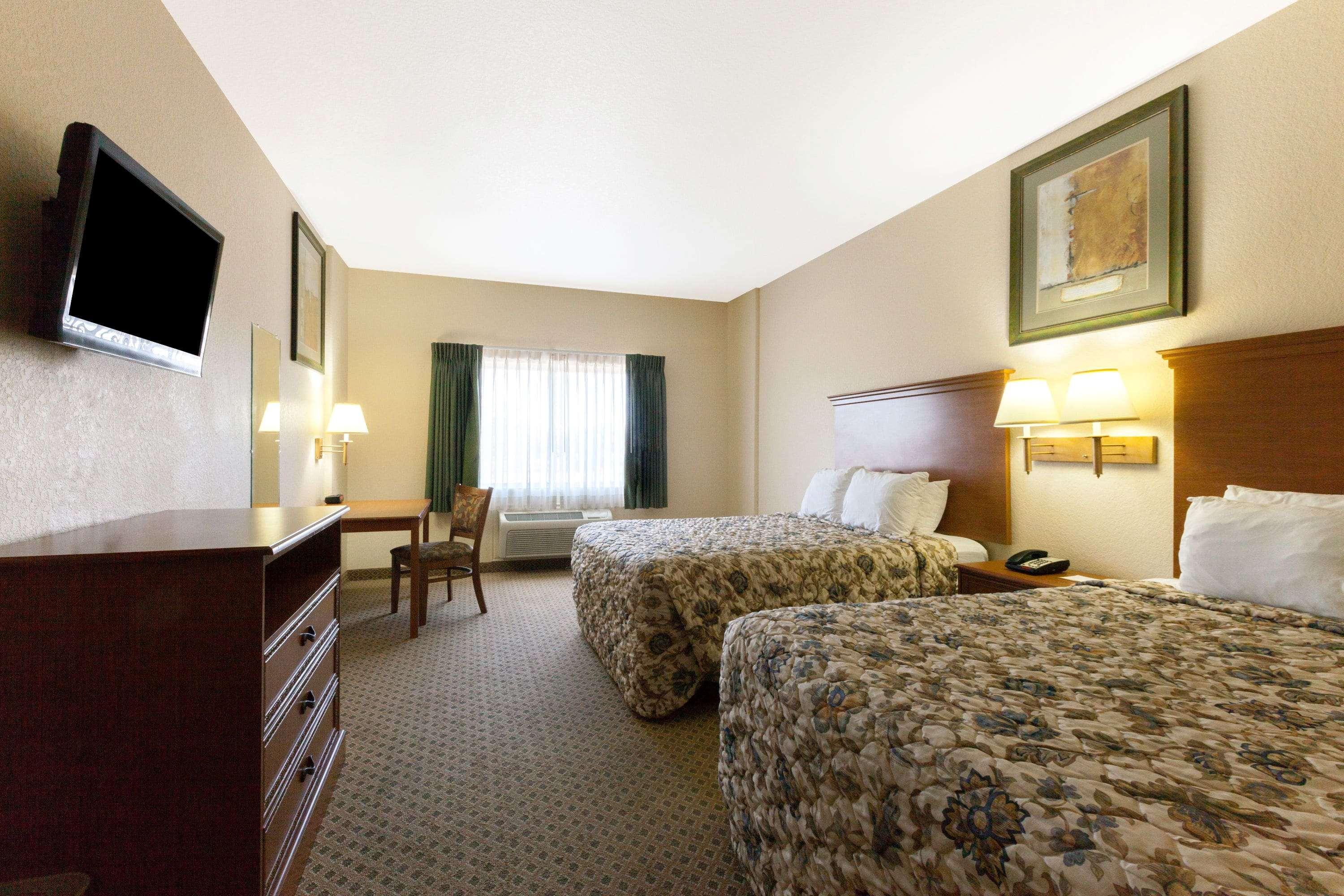 Days Inn by Wyndham San Antonio at Palo Alto - photo 8