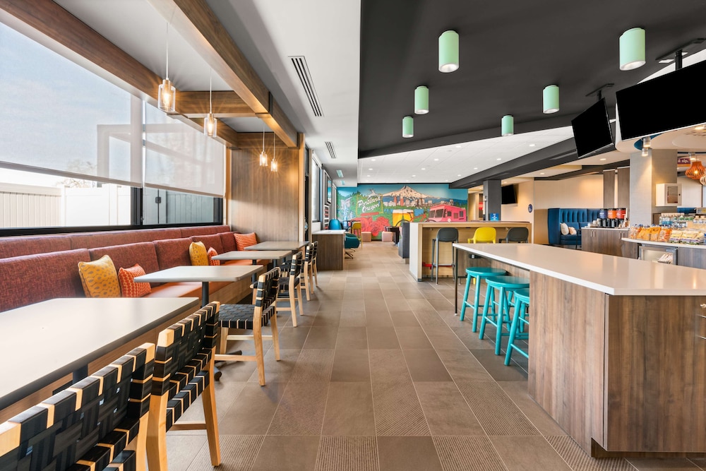 Tru by Hilton Portland Airport - photo 19