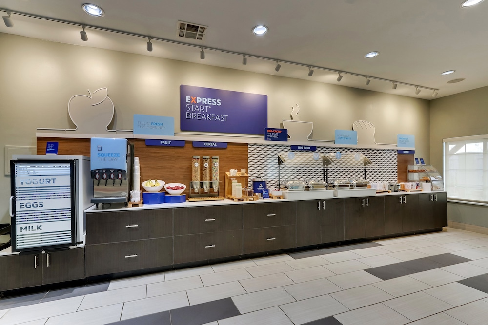 Holiday Inn Express & Suites Ardmore by IHG - photo 47