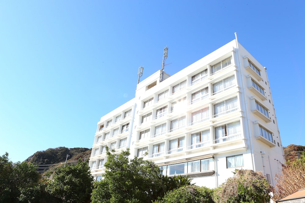 Shiosai Resort Kamogawa - carbon neutral hotel in Kamogawa