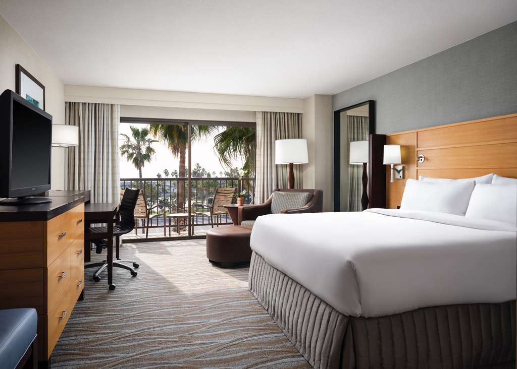 Sonesta Redondo Beach & Marina - photo 25