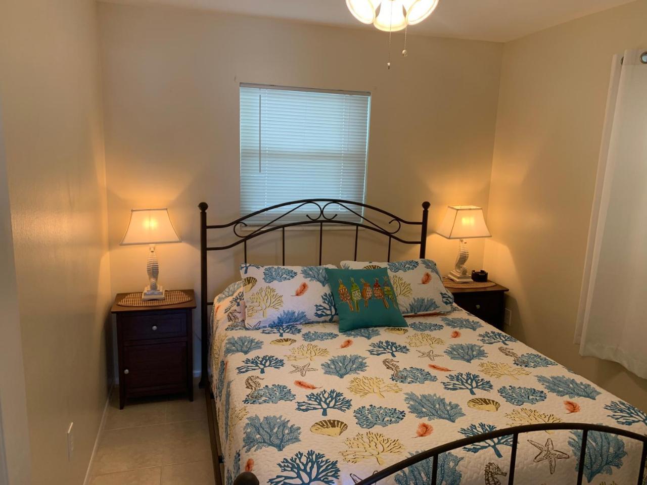 Michaels Beachside Bungalows — hotel in Redington Shores