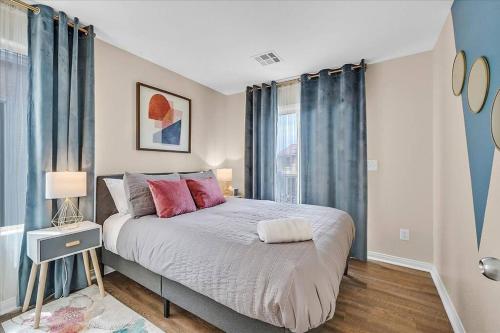 King bed in Master Suite