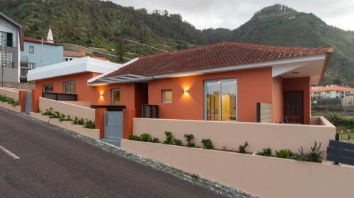 The Jolie Porto Moniz Central Studios — 4-Star Luxury Hotel in Porto Moniz, Portugal