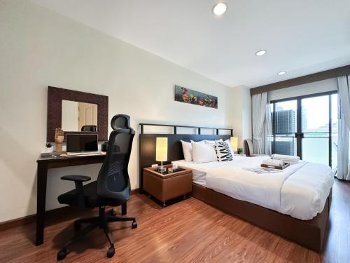 Vibrant Modern 57 SQM Ultra Fast WiFi BTS Thonglor