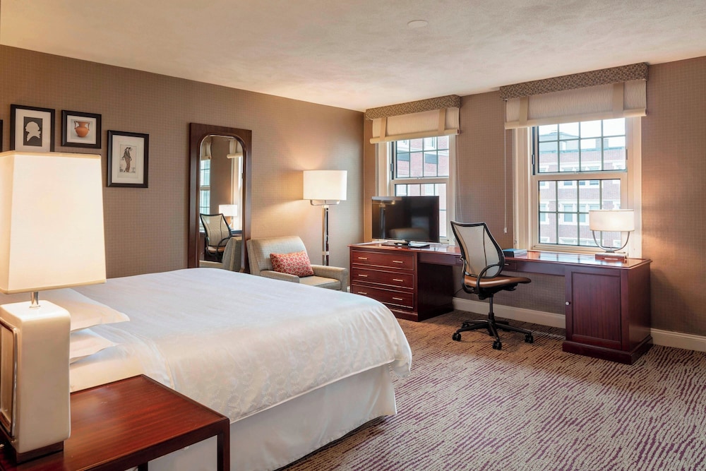 Sheraton Commander Hotel - photo 15