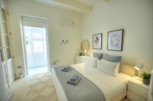 Charming and stylish duplex townhouse DGUY1 1 — 4-Star Luxury Hotel in Valletta, Malta