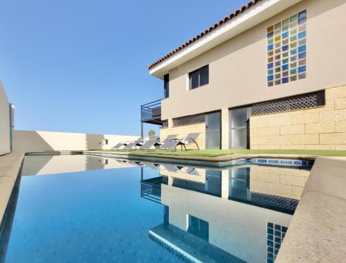 Miya Del Sol Heated Saltwater Pool — La Orotava