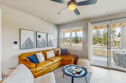 Modern Mountain View in Fraser, United States