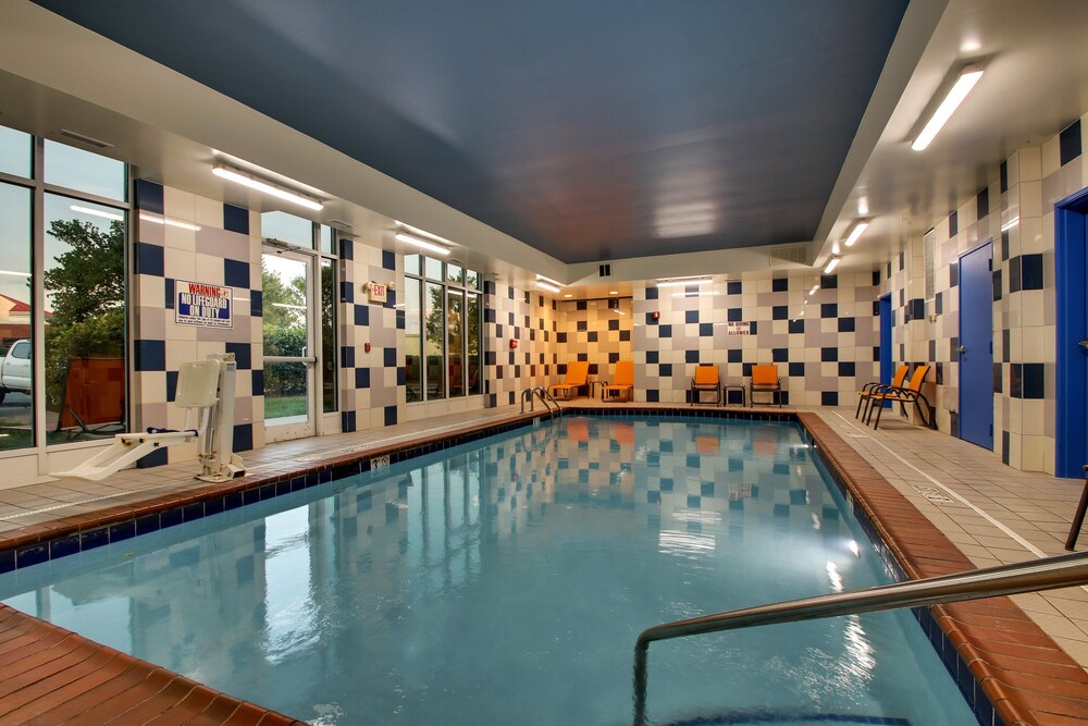Holiday Inn Express Lexington North Georgetown by IHG - photo 18