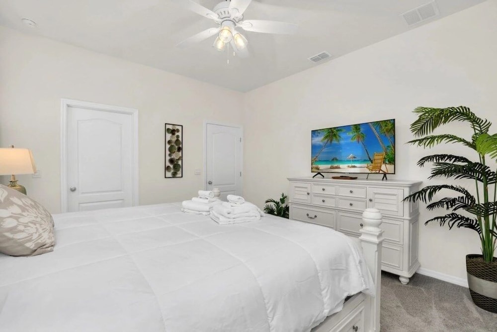 Luxury 6 Bed Private Pool Home In Solterra Resort 6 Bedroom Home by RedAwning - photo 5