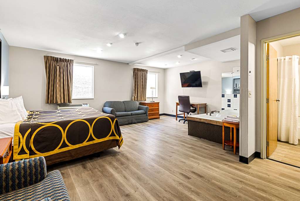 Super 8 by Wyndham Pittsburgh Monroeville - photo 45