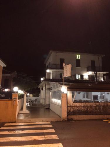 Hotel Garden Ristorante Pizzeria - carbon neutral hotel in Ameglia