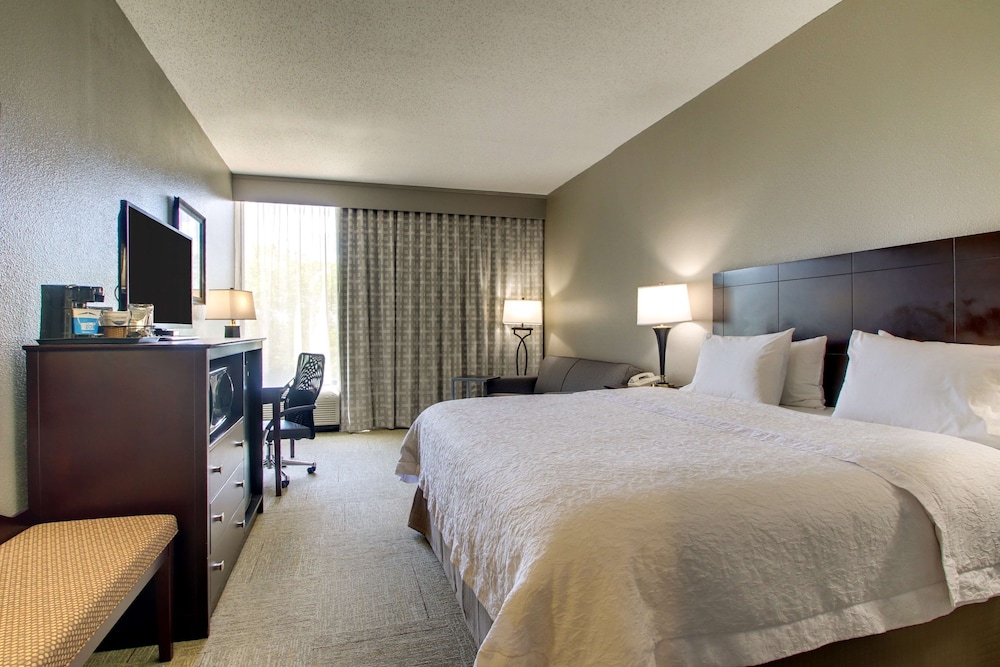 Hampton Inn Rolla - photo 11