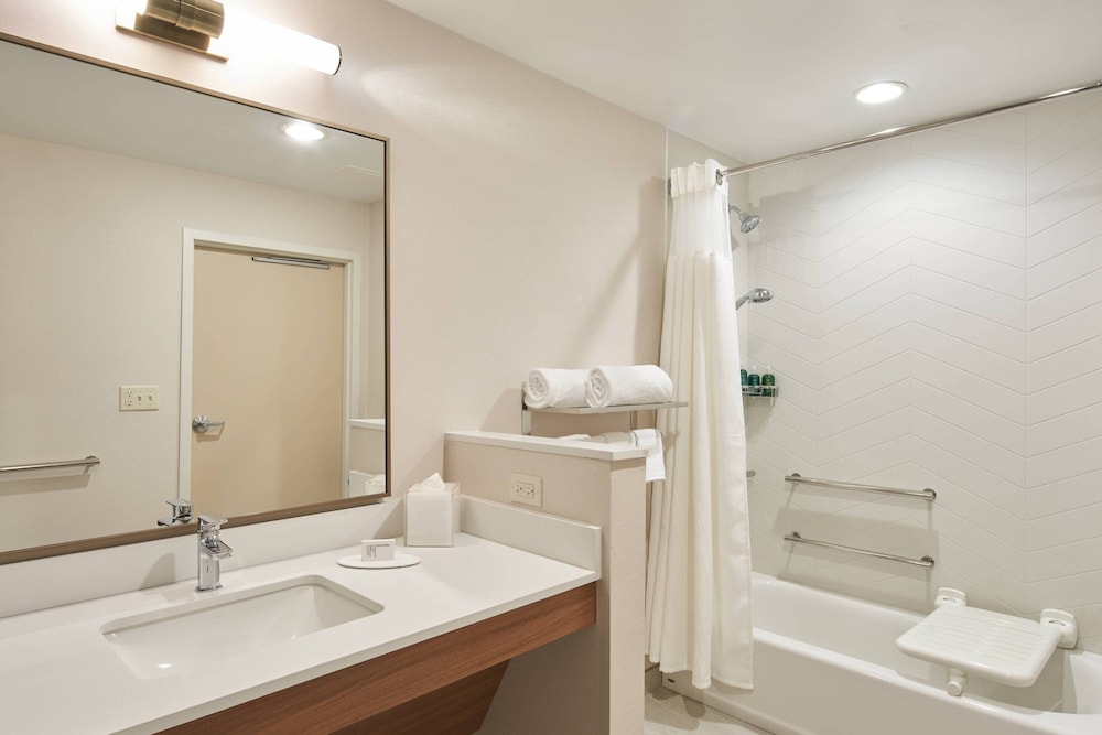 Fairfield Inn & Suites by Marriott Vero Beach - photo 38