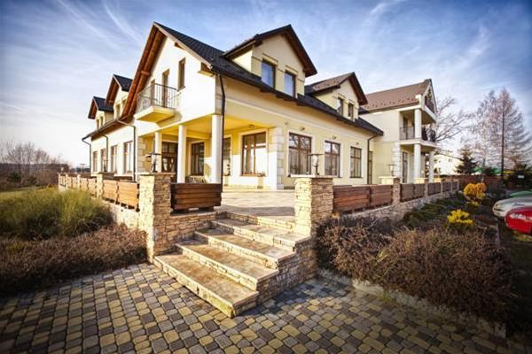 Hotel Cztery Pory Roku — hotel in Glogow Malopolski