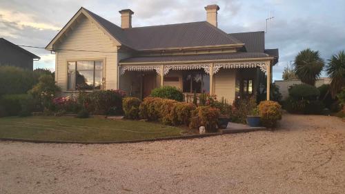 Century House B & B flatlette — 4-Star Luxury Hotel in Oamaru, New Zealand