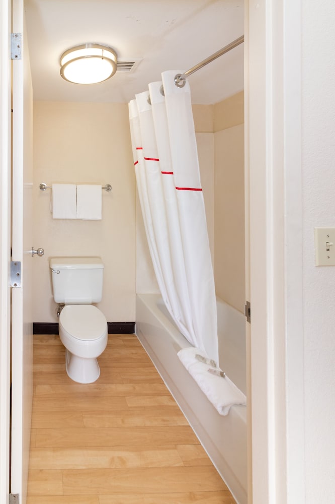 Red Roof Inn PLUS Miami Airport - photo 15