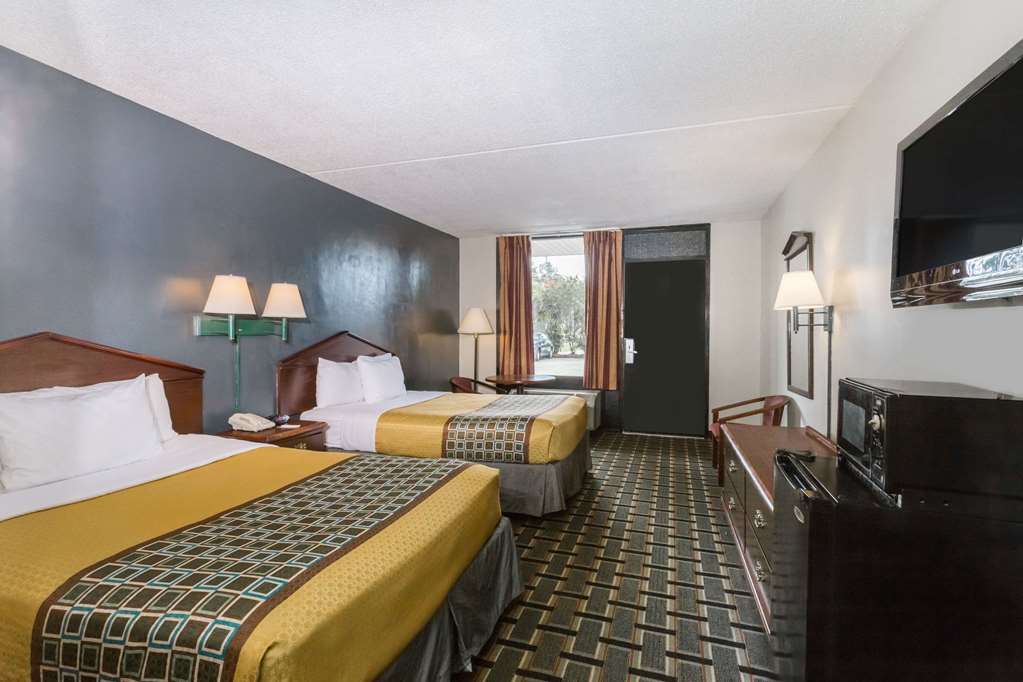 Travelodge by Wyndham Savannah Area Richmond Hill - photo 13
