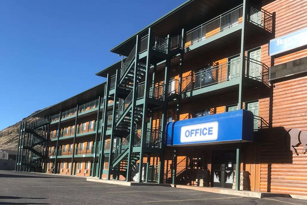 Travelodge by Wyndham Gardiner Yellowstone Park North — hotel in Gardiner
