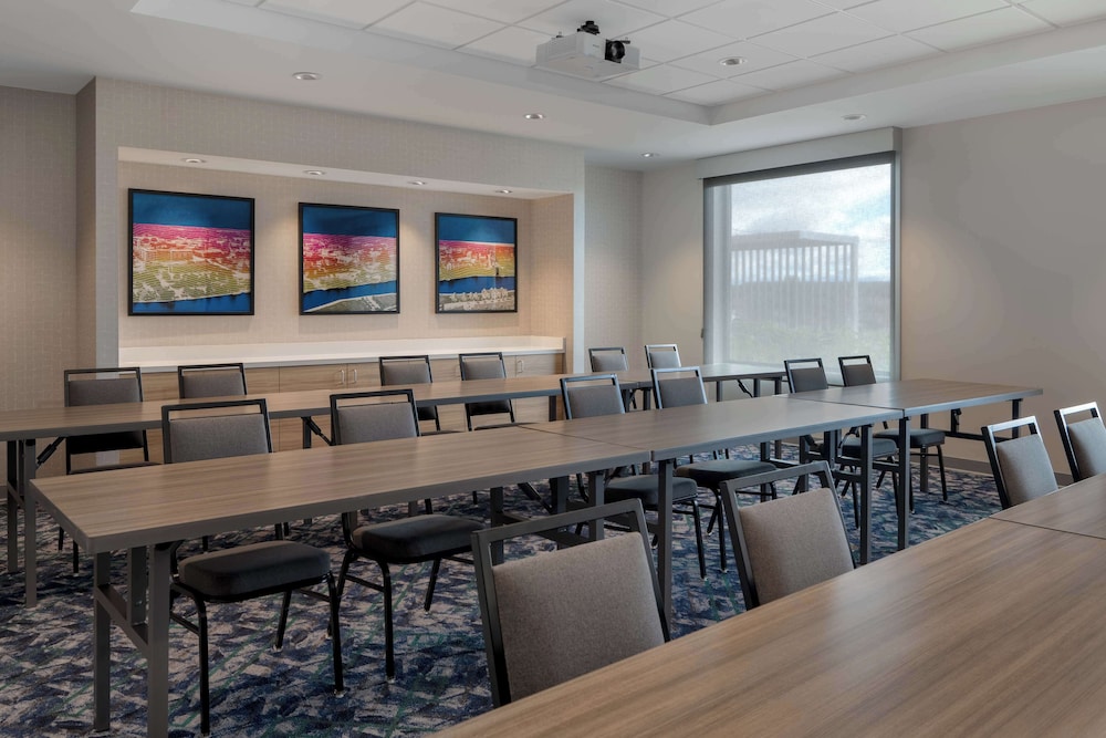 Home2 Suites by Hilton Sheboygan - photo 43